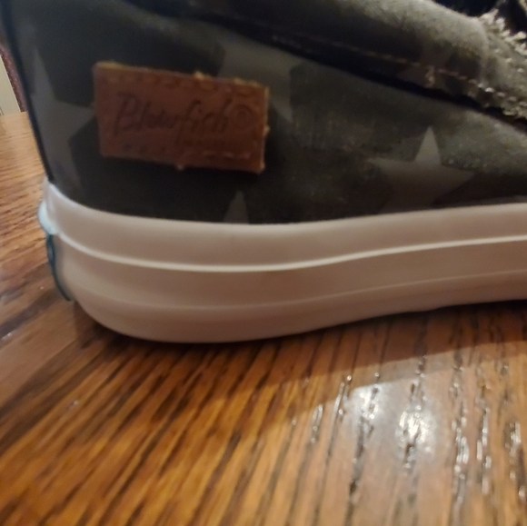 Brand New slip on sneakers - Picture 4 of 5